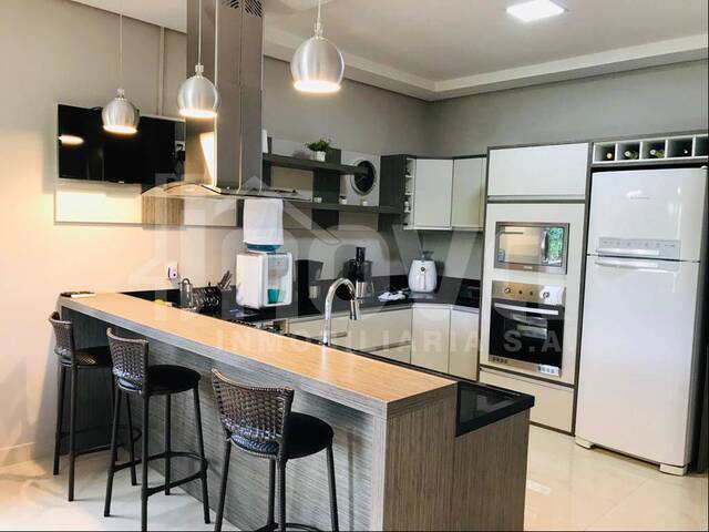 #122 - Casa para Venta en Ciudad del Este - PY-10
