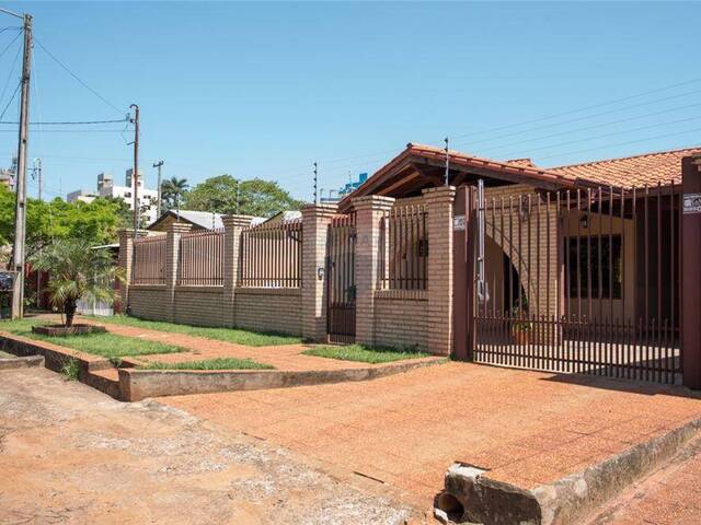 #200 - Casa para Venta en Ciudad del Este - PY-10 - 1