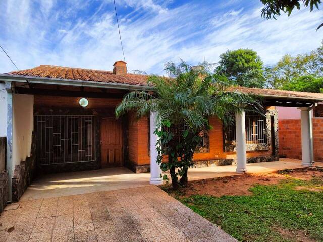 #488 - Casa para Venta en San Lorenzo - PY-11 - 2