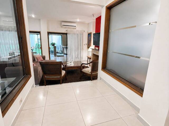 #542 - Casa para Venta en Fernando de la Mora - PY-11 - 2